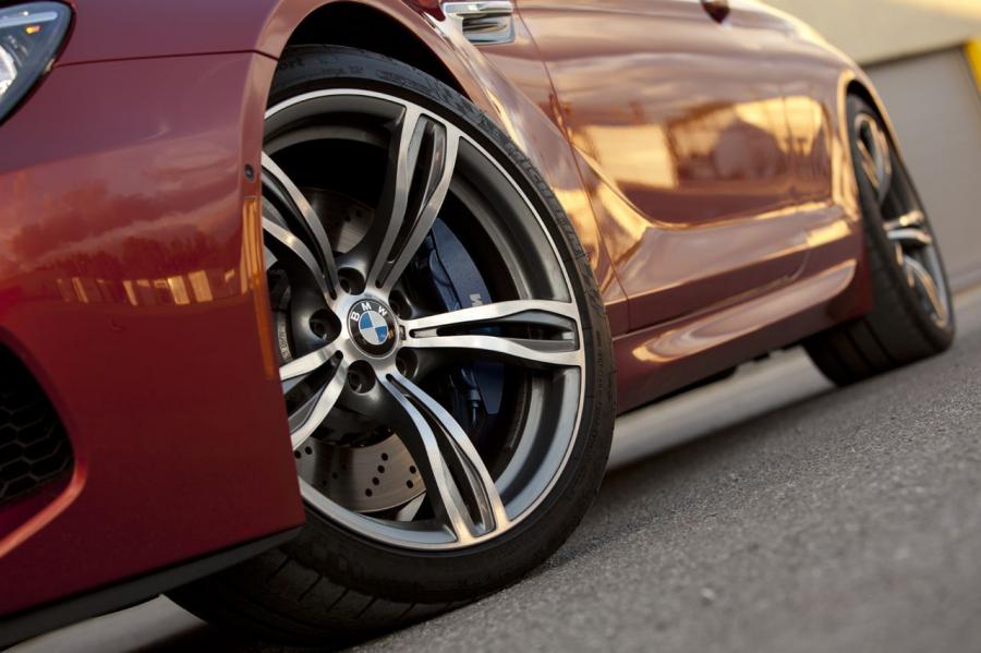  BMW M6 2013 года  (фото 78 из 88)